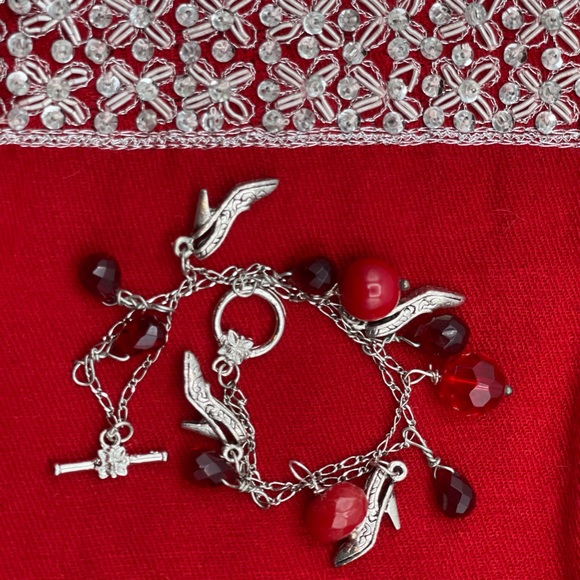 NWT DOUBLE STRAND CRYSTAL CHARM BRACELET IN REGAL RED TONES & SILVER TONED SHOES - Picture 2 of 15